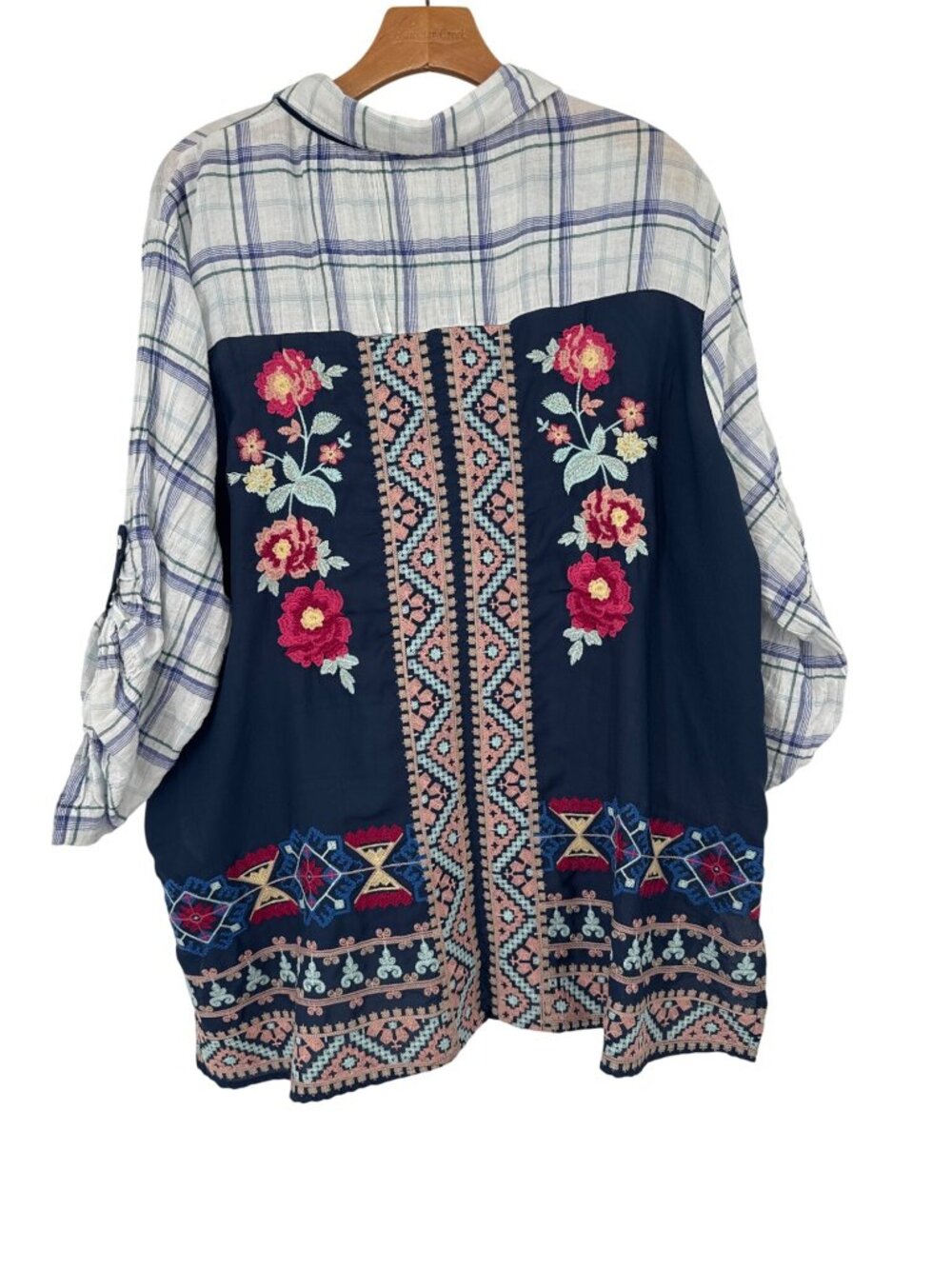 Andree Unit Womens size 2X Plaid crinkle Top Floral Embroidery Roll-Tab Sleeves - Picture 4 of 5